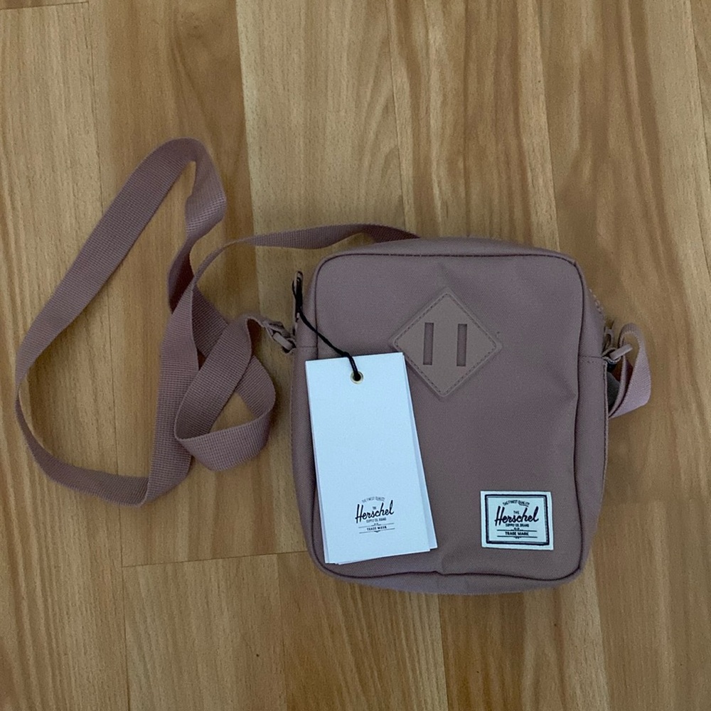 NWT herschel ash rose heritage crossbody